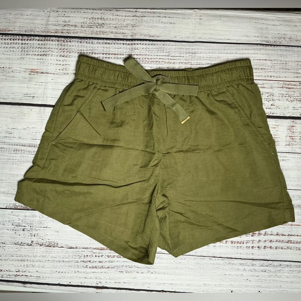 NWOT LOFT Linen blend Army Green drawstring shorts. Size XS. - Picture 1 of 9